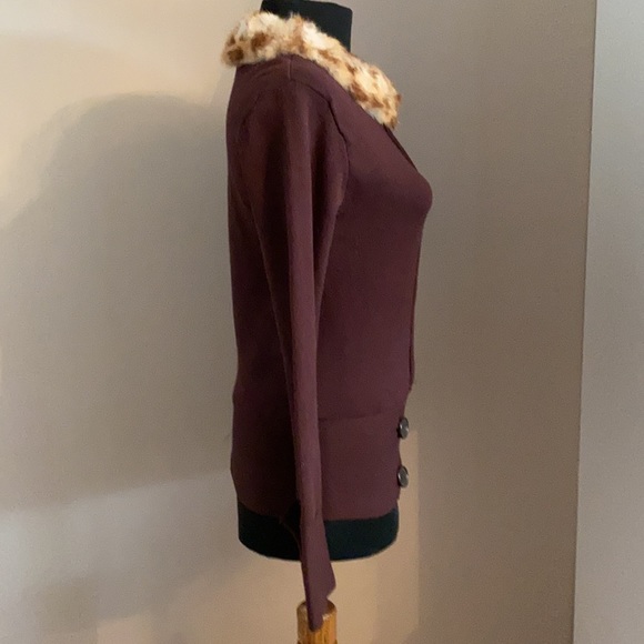 Faux Fur Collar Trim Sweater. Size M - Picture 2 of 4